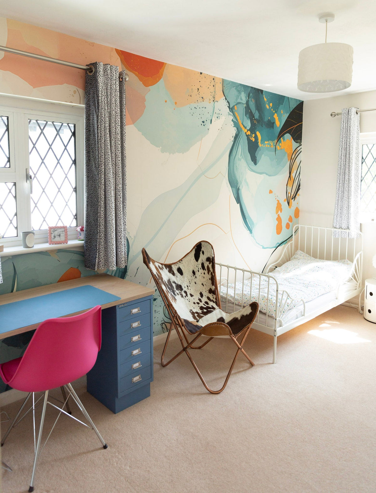 GIRL’S BEDROOM MAKEOVER: ABSTRACT FLORAL WALL MURAL - Mural Wonder